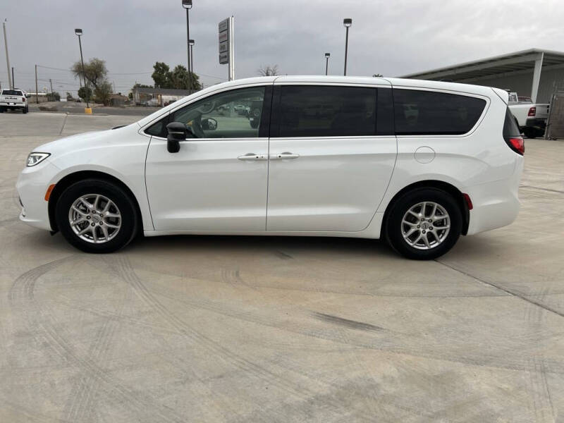 2024 Chrysler Pacifica Touring L