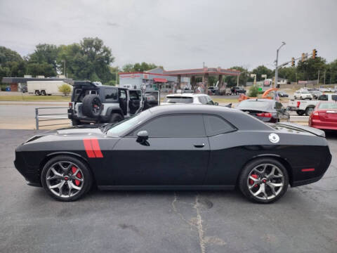 2016 Dodge Challenger SXT Plus
