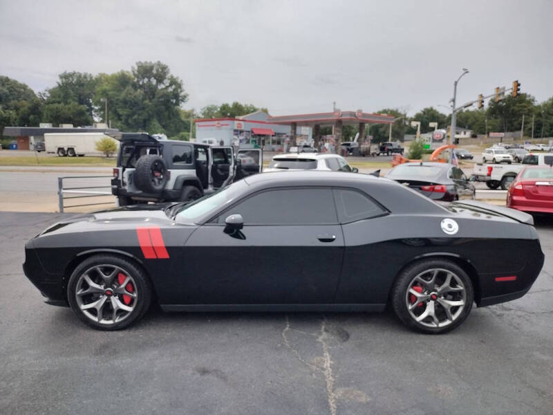 2016 Dodge Challenger SXT Plus