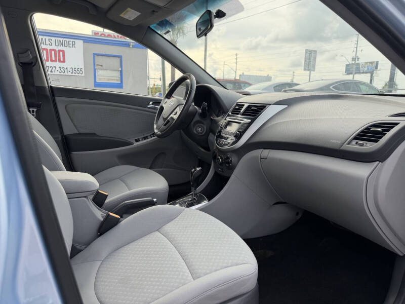 2014 Hyundai Accent SE