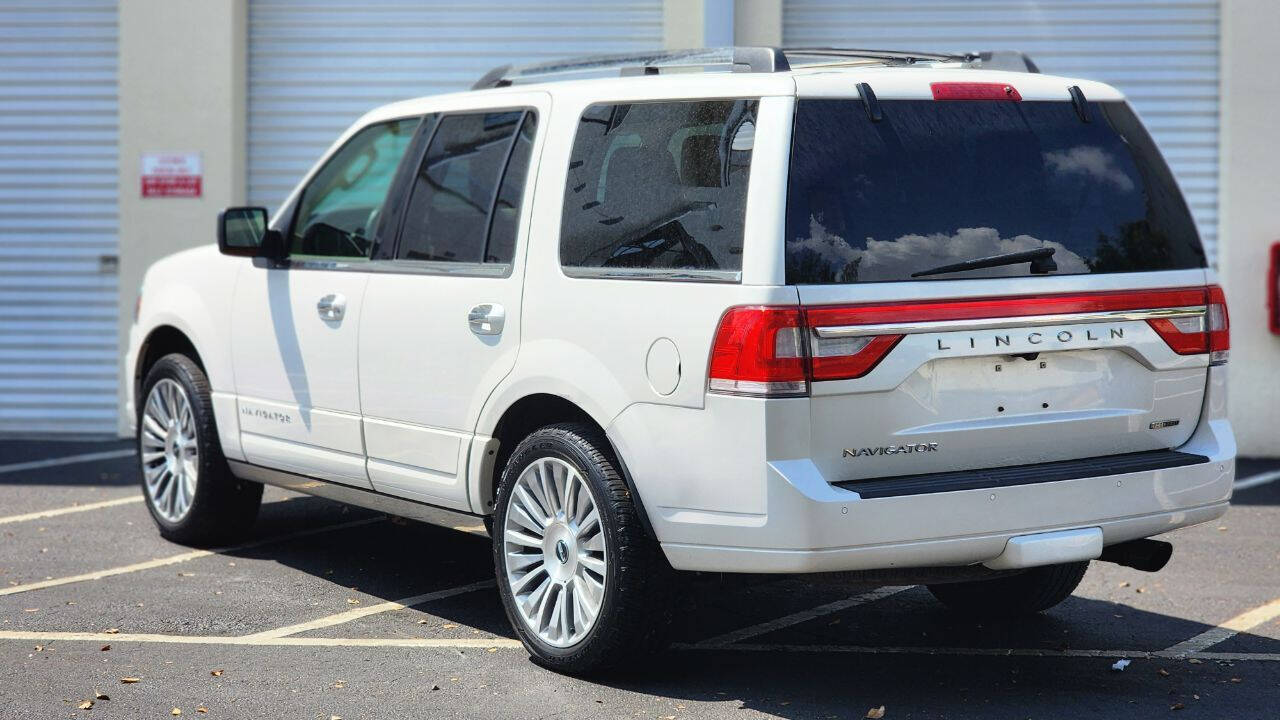 2015 Lincoln Navigator  - $20,900