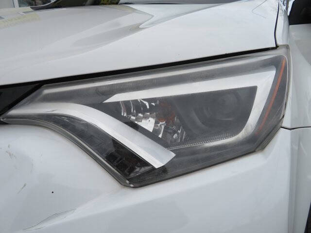 2017 Toyota RAV4 SE