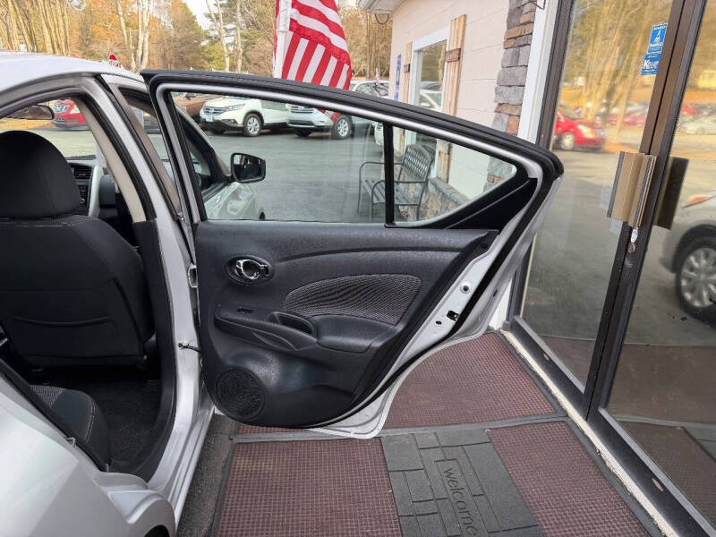 2017 Nissan Versa 1.6 SV