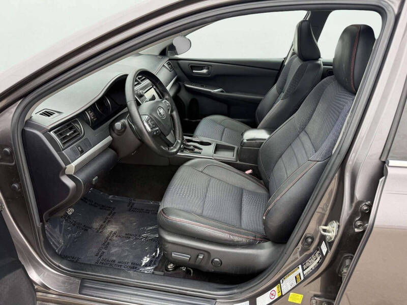 2015 Toyota Camry SE