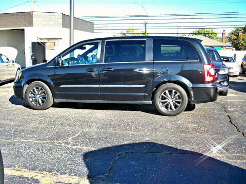 2015 Chrysler Town and Country S
