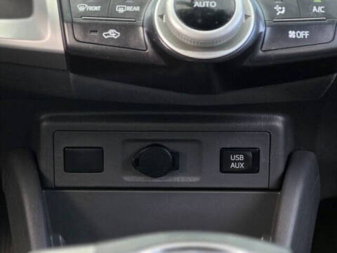 2013 Toyota Prius v Five