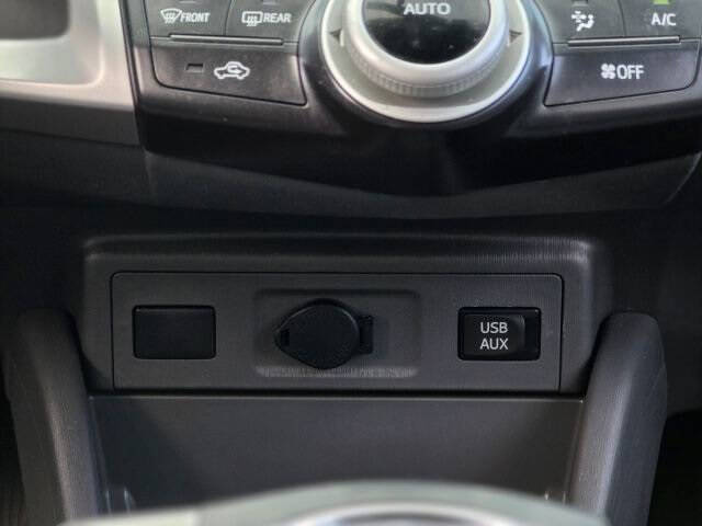 2013 Toyota Prius v Five