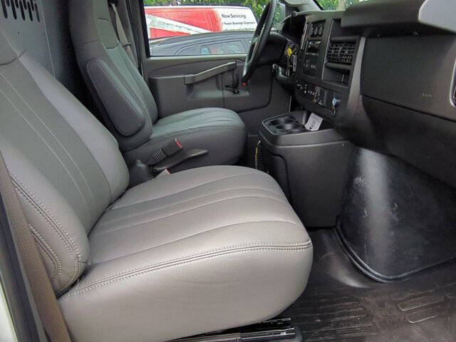 2025 Chevrolet Express 2500