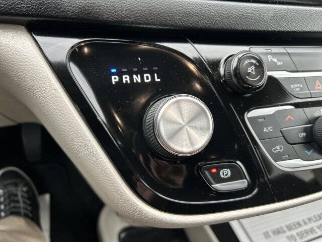 2017 Chrysler Pacifica Touring-L Plus