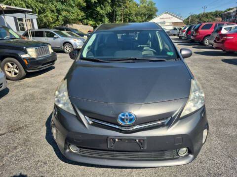 2012 Toyota Prius v Five