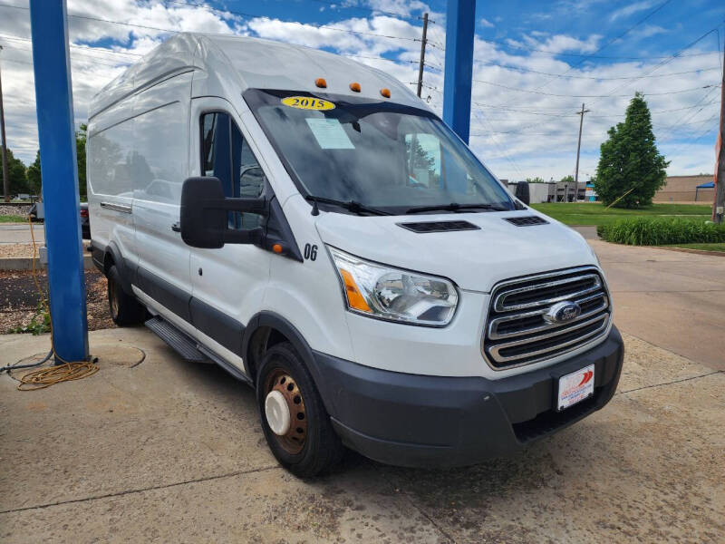 2015 Ford Transit Base's photo