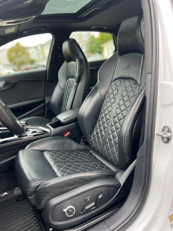 2023 Audi S4 3.0T quattro Premium Plus