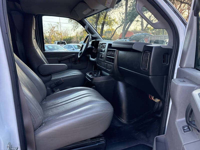 2017 Chevrolet Express 2500