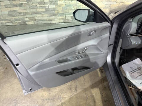 2024 Hyundai Elantra SE