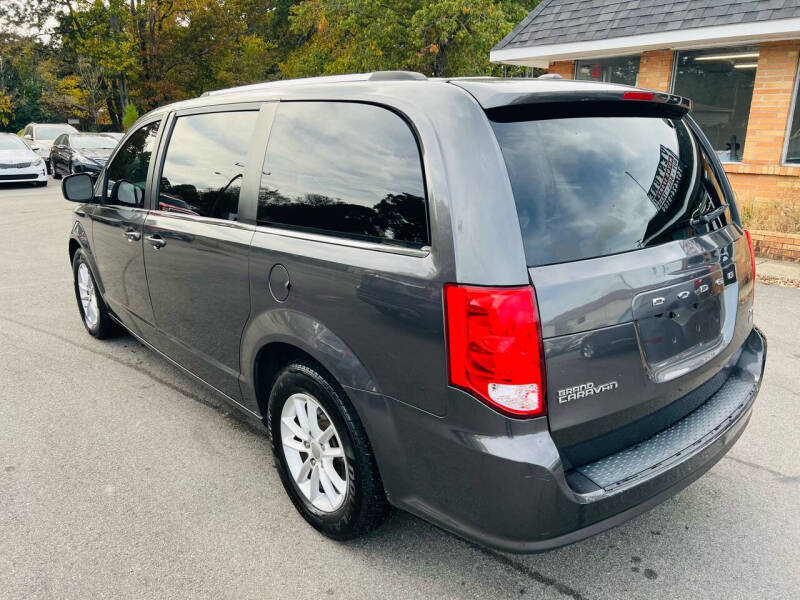 2018 Dodge Grand Caravan SXT photo 3