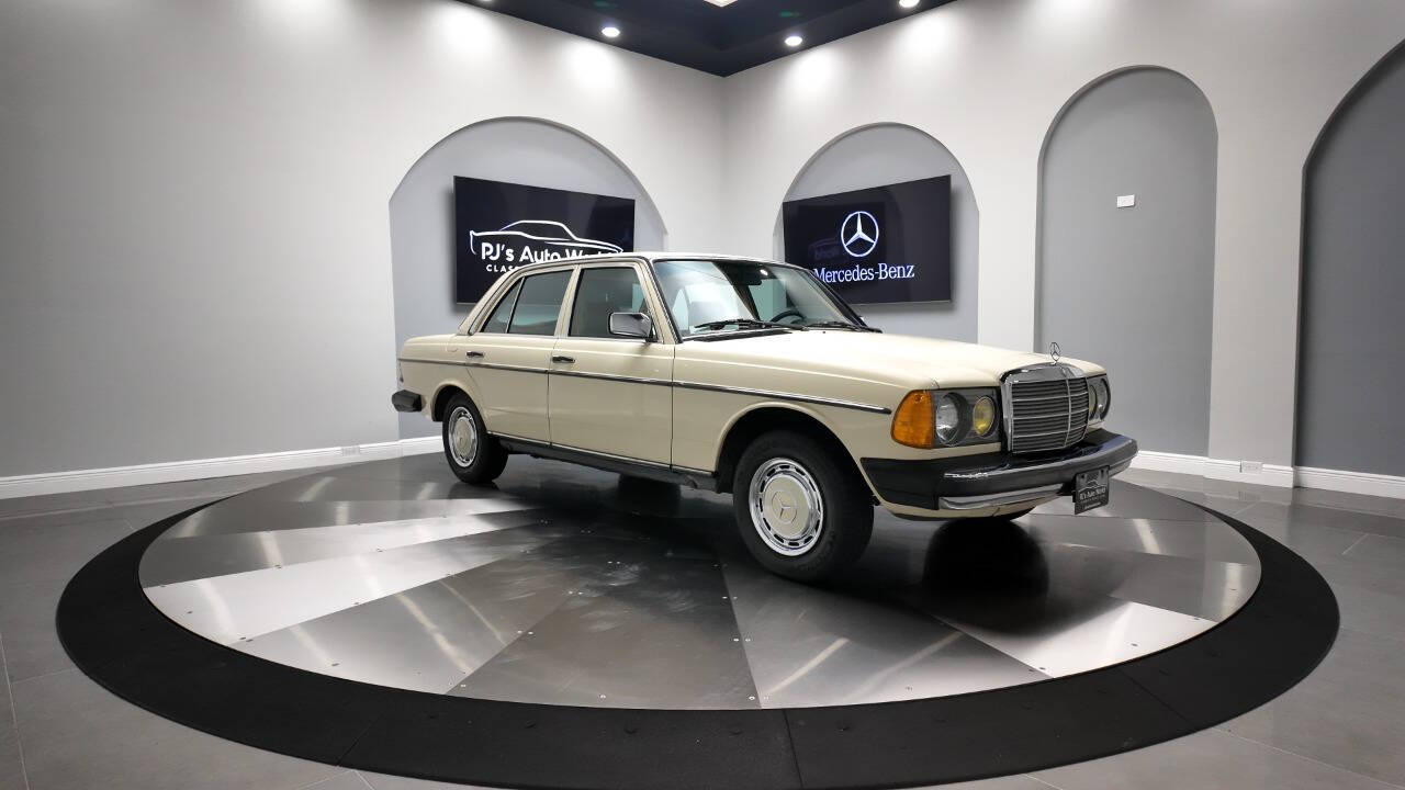 1983 Mercedes-Benz 240-Class 5