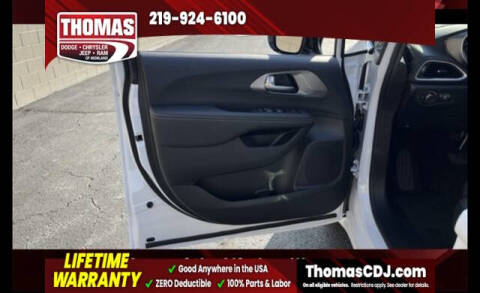 2026 Chrysler Pacifica Select