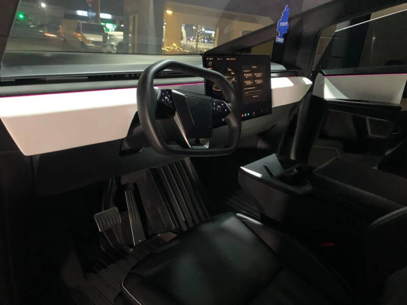 2024 Tesla Cybertruck