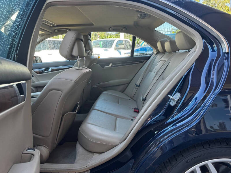 2013 Mercedes-Benz C-Class C 300 Luxury 4MATIC