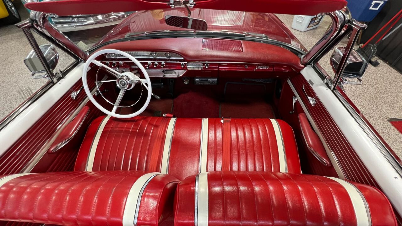 1962 Ford Sunliner 2