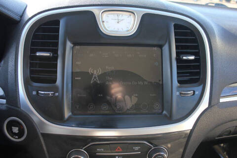 2017 Chrysler 300 Limited