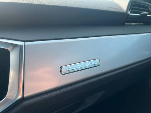 2020 Audi Q3 quattro S line Premium 45 TFSI