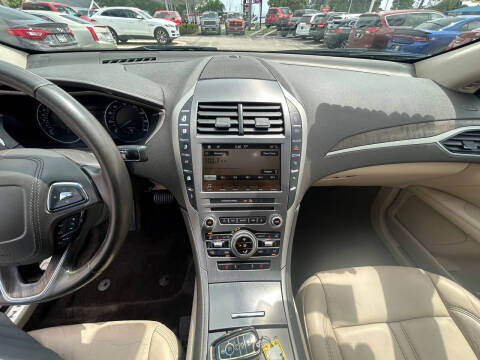 2017 Lincoln MKZ Select