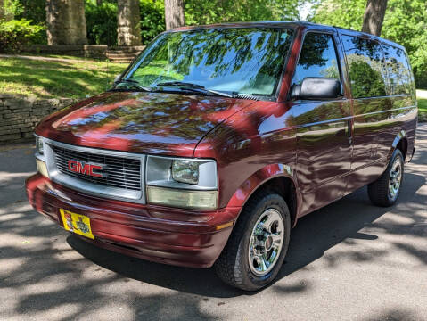 2005 GMC Safari for sale at Advantage Auto Sales & Imports Inc in Loves Park IL