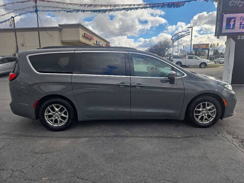 2022 Chrysler Pacifica Touring