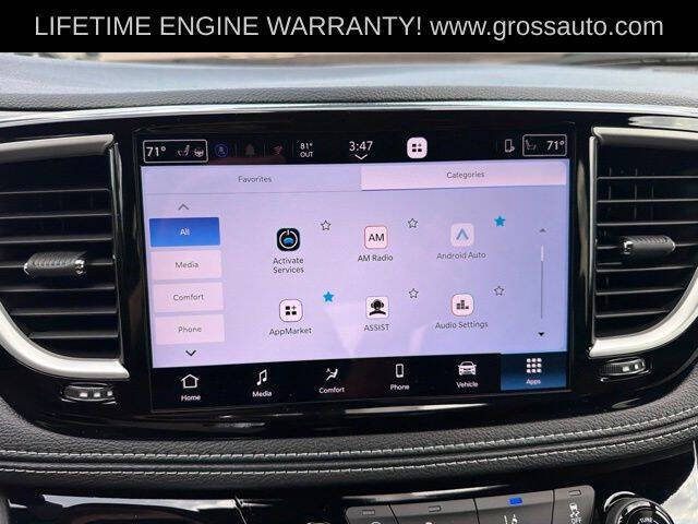 2027 Chrysler Pacifica Select