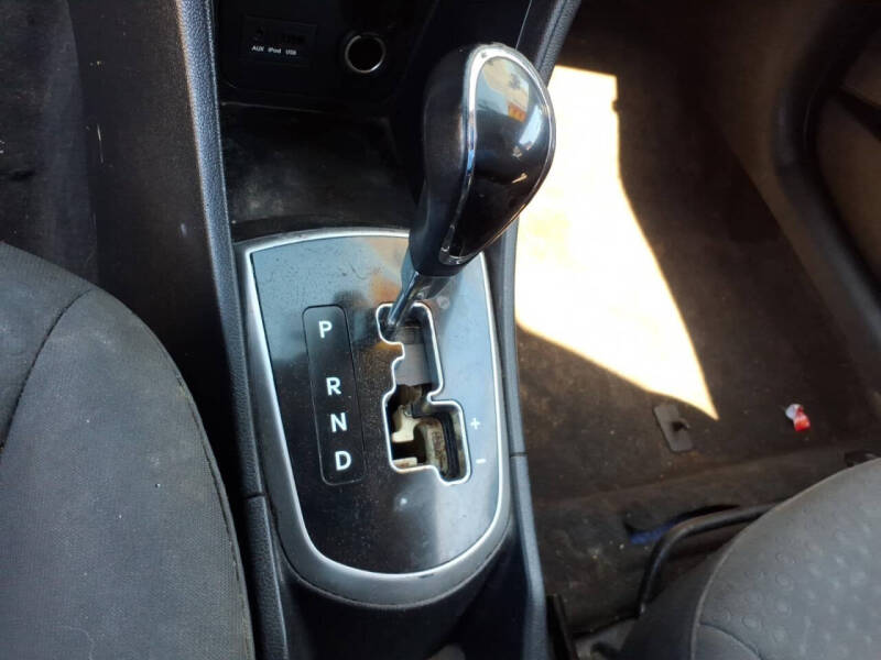 2012 Hyundai Accent SE