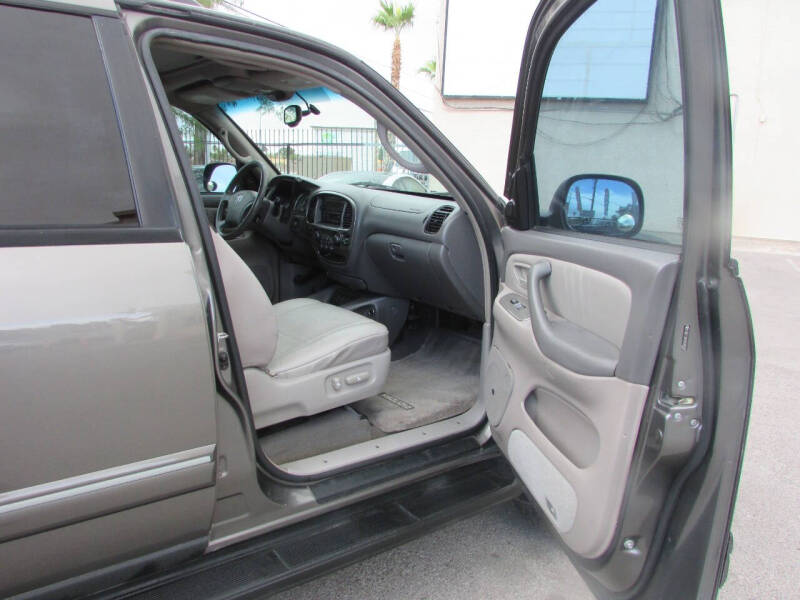 2006 Toyota Sequoia Limited photo 12