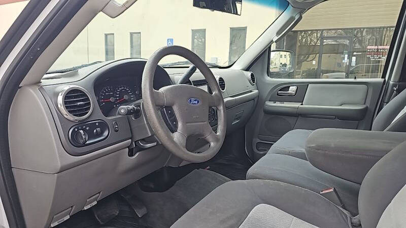 2004 Ford Expedition XLS