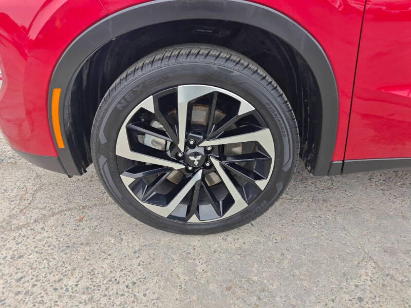 2024 Mitsubishi Outlander SE