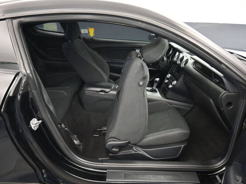 2021 Ford Mustang EcoBoost