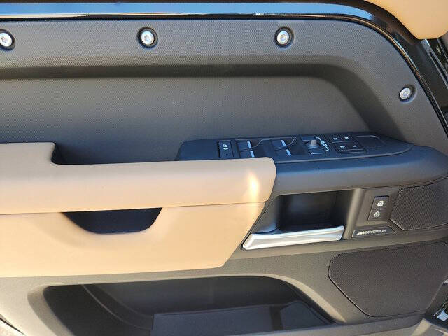 2026 Land Rover Defender 110 P300 S