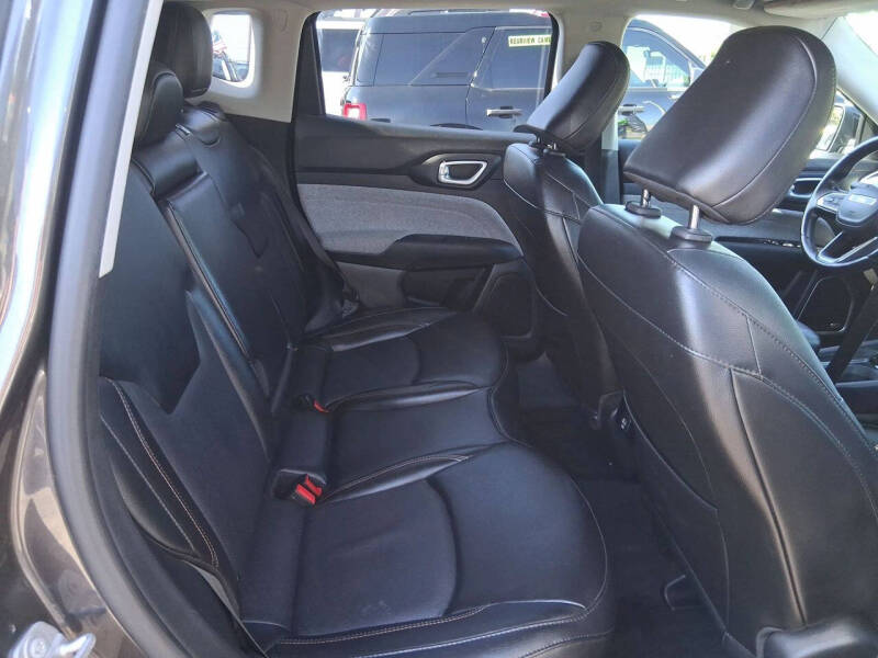 2022 Jeep Compass Latitude Lux