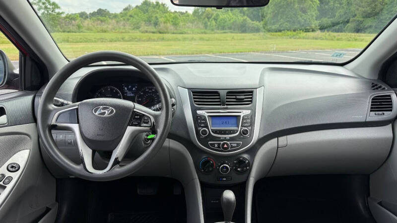 2013 Hyundai Accent GS