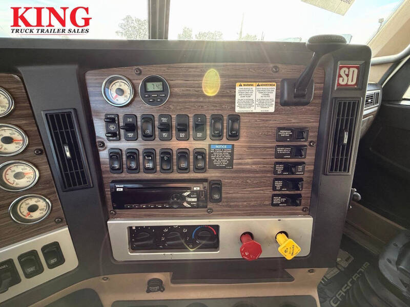 2019 Freightliner Coronado 122 SD
