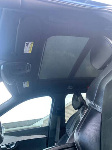 2017 Volvo XC90 T6 R-Design