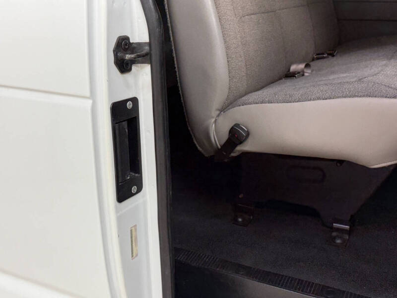 2001 Ford E-Series E-350 SD XLT