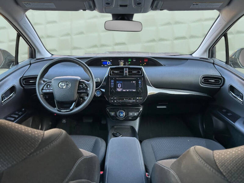 2019 Toyota Prius LE