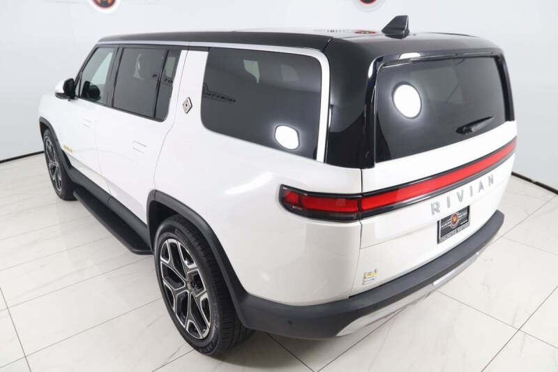 2022 Rivian R1S Launch Edition