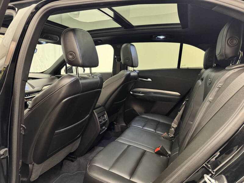 2022 Cadillac XT4 Premium Luxury