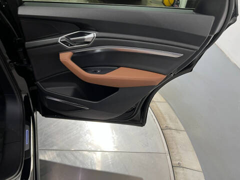 2019 Audi e-tron quattro Premium Plus