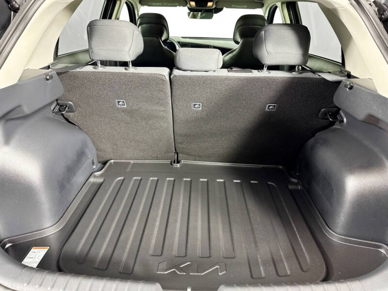 2023 Kia Niro LX