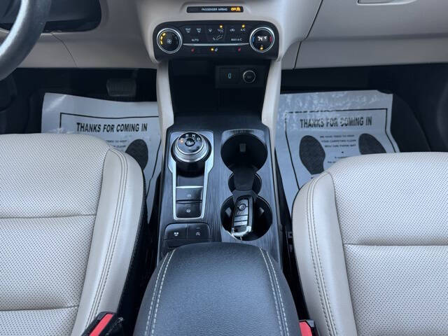 2020 Ford Escape SEL