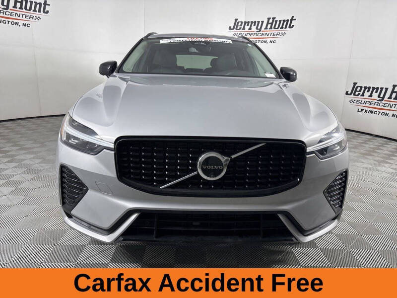 2025 Volvo XC60 B5 Plus Dark Theme