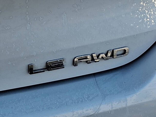 2020 Toyota Highlander LE