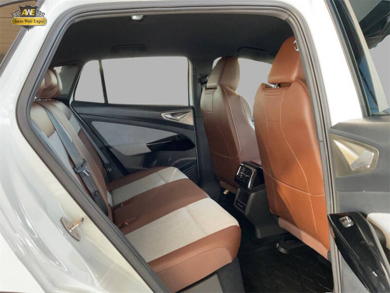 2023 Volkswagen ID.4 Pro